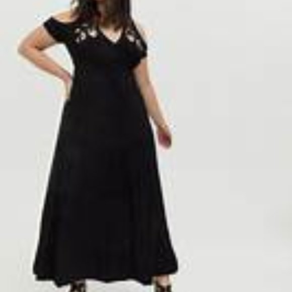 torrid Dresses & Skirts - NWT Torrid Super Soft Black Jersey Embroidered Cold Shoulder Maxi Dress